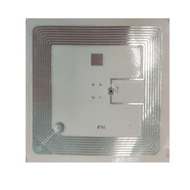 สติ๊กเกอร์ฝัง RFID เปียก 13.56MHz ISO15693  SLIX สำหรับพื้นผิวห้องสมุดที่ราบรื่น