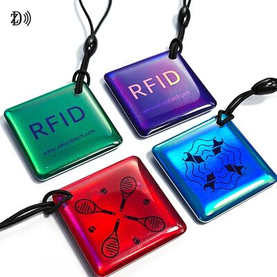 พวงกุญแจสมาร์ทอีพ็อกซี่ NTAG213 RFID Tag NFC แบบตั้งโปรแกรมได้ 13.56MHz